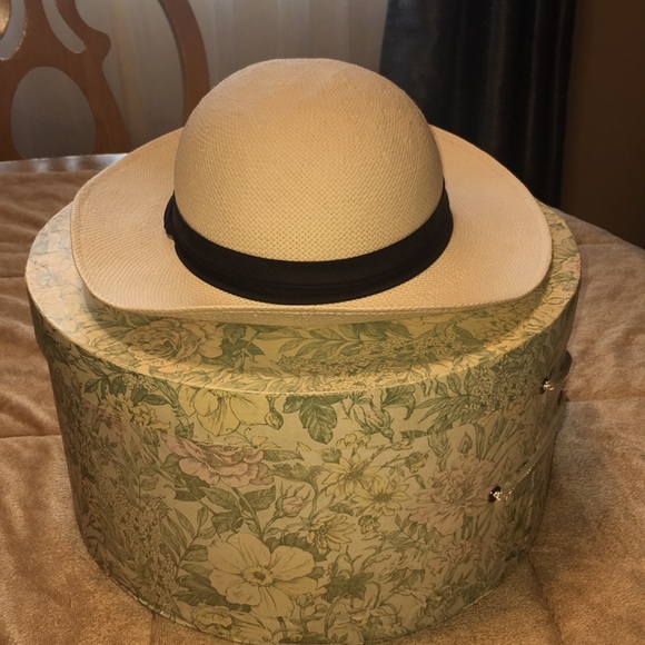 Cappagallo Accessories - Vintage Cappagallo Hat with Box
